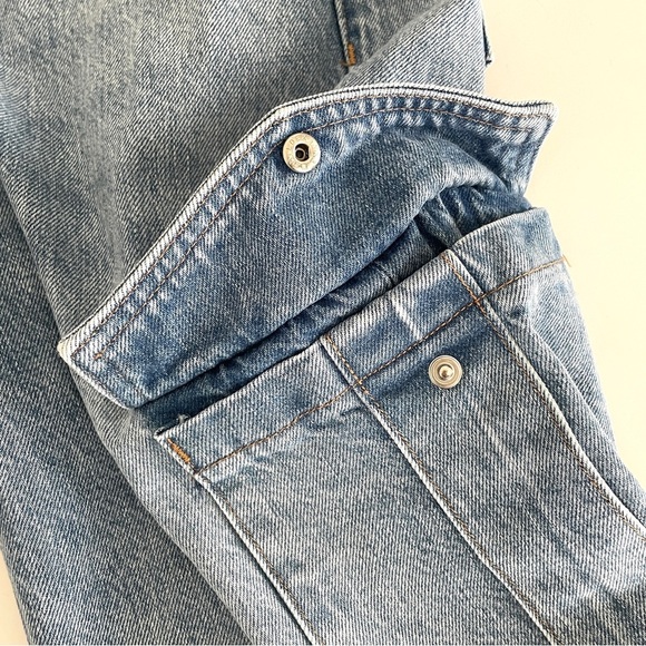 Denim Forum The Farrah Hi-Rise Cargo Jean from Aritzia - Picture 10 of 13